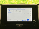 高精細な地図表示で、運転中の情報収集がスムーズに行えます。わかりやすい表示で、初めての場所でも安心です。