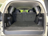 普段のお買い物や通勤、送迎等に十分な荷室スペースを確保しております。セカンドシートを倒すと、大きな荷物の積載も可能です♪