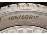165/60R15    装着タイヤサイズです。 夏タイヤもスタッドレスタイヤの事も、トヨタモビリティ石川にご相談くださいませ