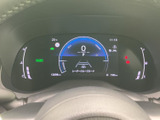 視認性の高いメーター類が、運転に必要な情報を分かりやすく伝えます。洗練されたデザインも魅力です。