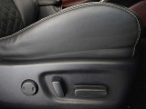 パワーシート搭載。微妙な調整が手軽にでき、ピッタリのポジションで運転することが可能です。