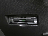 ビルトインタイプのETC車載機です。見た目もスマートで料金所通過もキャッシュレスです。