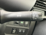 雨天時でもクリアな視界を確保。ワイパーの操作は直感的で、運転状況に合わせて調整できます。安全な運転をサポートします。