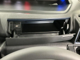 【インパネアッパーボックス】サッと取り出せてサッとしまえる、運転席の目の前にはボックスが装備されております!薄型のボックスティッシュなど収納可能☆