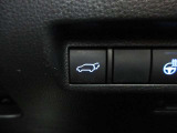 【パワーバックドアスイッチ】運転席からスイッチ操作でバックドアを自動開閉でき、とても便利です!