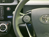 握りやすいステアリングは、運転操作をスムーズにします。快適なドライビング体験を提供します。