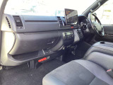 ベッドキット等の車中泊用アイテムの取り付けも実績多数ございますので、お気軽にご相談ください!
