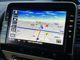 見やすい地図表示で、運転に集中できます。渋滞情報もリアルタイムで確認でき、スムーズな移動を支援します。道に迷う心配も軽減されます。