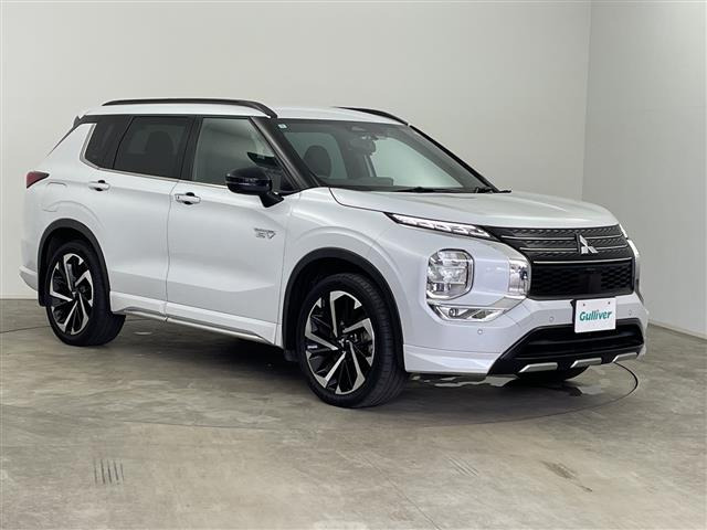 アウトランダー PHEV 2.4 P 4WD 本革シート
