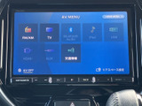 FM・AMやテレビ、Bluetooth Audio、USBなどの選択肢が画面に並び、使いたい音源を探しやすい構成です。普段の音楽や放送など、気分に合わせて車内で楽しめます。