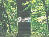 【ヘッドアップディスプレイ】現在の速度や走行情報をデジタル表示で運転席前方のガラスに投影!運転中、目線をずらさず必要な情報を確認できるのでとっても便利で安心!