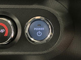 【プッシュボタンスタート】 スマートキーを携帯し、ブレーキを踏みながらボタンを押すだけでエンジンをかけることができます。