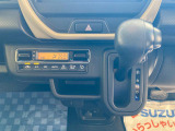 家庭用エアコン同様に温度設定するだけで室内温度を快適に保ってくれる フルオートエアコンを装備しています!