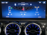 新しくなったセンターコンソールはスマートフォンを操作するような感覚でナビから車両の設定までが可能です。
