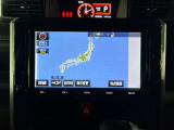 ディスプレイオーディオやカーナビは、現代のドライブにおいて欠かせない装備のひとつです。初めての場所でも迷いにくく、快適なルート案内で運転をサポートします。移動中のエンターテインメント性も高まります。