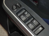 電動格納式ドアミラー・パワーウインドウを装備しています。