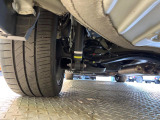 お車を安心してお乗りいただく為には、足回りの定期点検が欠かせません。サービスサポート(有償保証)では無料点検もご提供しており、安心のカーライフをお過ごしいただけるサポート体制が整っています。