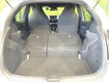 後席を格納すると、これだけの広さが!シーンに合わせたシートアレンジで、大きな荷物も積むことが出来ます♪