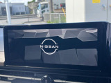 【メーカー純正ナビ】インテリアに溶け込むスタイリッシュな「専用設計」メーカーナビを装備♪視認性や操作性など基本性能にも優れ、より上質なカーライフをお楽しみいただけます。