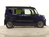 両側パワースライドドア付きだから、狭い駐車スペースなどでの 乗り降りラクラク!小さなお子さまのいるご家庭には嬉しい装備。