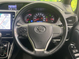 【純正革巻きステアリング】上質な革を使用することで、手にしっかり馴染みとても運転しやすいハンドルです♪