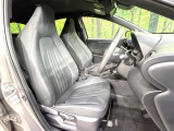 運転席シート廻りは使用感も少なく、良好な状態となっています。前オーナー様が丁寧に使っていたことがよくわかりますね。