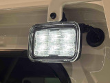 LED大型荷台作業灯(首振り機能付き)は夜間の作業や積み下ろしに大活躍