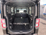 普段のお買い物や通勤、送迎等に十分な荷室スペースを確保しております。セカンドシートを倒すと、大きな荷物の積載も可能です♪