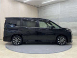 「中古車ハイブリッド保証」付き。ハイブリット機構を無償で保証します。保証期間は初度登録年月から10年目まで、または3年間の長い方。但し累計走行距離が20万km以内。