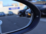 車線変更時などの安全確認をサポートするブラインドスポットモニター付き。