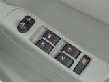 パワーウィンドウを装備しております。