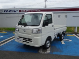 『U-Carつるた店はサービス工場も併設』 ※3ストール設備で買った後の整備も安心です※ 『U-Carつるた店はau携帯ショップも常設』 ※営業時間 AM9:30-PM5:00まで※