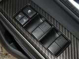 電動格納式ドアミラー・パワーウインドウを装備しています。