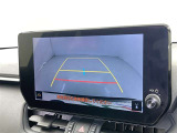 バックモニター付なので後退時に後方が見えるので安心。 車は構造上、死角がたくさんなので万が一を考えると必須ですね。 あくまで補助の為の装備、バックは目視で確認する事が重要ですよ。