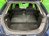 積み下ろしのしやすいデッキにはたっぷりと荷物を積み込んでいただけます。遊びから仕事まで、様々なシーンで頼れます♪