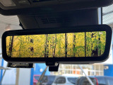 【デジタルインナーミラー】後席の大きな荷物や同乗者で後方が確認しづらい時でも安心!カメラが撮影した車両後方の映像をルームミラー内に表示。クリアな視界で状況の確認が可能です!