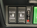 ★【両側電動スライドドア】 駐車場で隣の車が近い時、狭くて乗りにくい時ありますね、でもスライドドアなら開けた時に幅を取らず、とっても乗り降りが簡単です。大きな荷物の出し入れも後席から可能♪