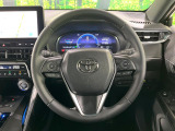 【レーダークルーズコントロール】高速道路での長距離走行が楽に!!自動で速度を保つクルーズコントロールが、衝突軽減システムと連携し、前方の車両を感知して車間を保つように速度調節してくれます!!