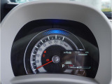 【明るく見やすいメーター】視認性が良く明るく見やすいメーター。運転者にとって見やすいメーターは運転していても疲れないですよね。