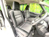 運転席シート廻りは使用感も少なく、良好な状態となっています。丁寧に使われていたことがよくわかりますね。