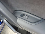 シンプルさと機能性が両立しており、ドイツ車らしい良いインテリアになっています。手の込んだ手法で静かで快適な室内を実現させています。