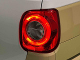 丸目で愛嬌のあるデザインのLEDリヤコンビネーションランプ(LEDストップランプ)が省電力・長寿命化を実現。