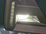 LEDフォグランプ LEDの明るい光が霧の発生や悪天候時に視界確保をサポートします!更にフロントLEDイルミネーションランプで昼間の視認性を高めます。