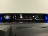 【メーターパネル】シンプルなデザインのメーターパネルは視認性が良く、必要な情報を運転手に分かりやすく伝えてくれます♪