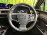 【純正革巻きステアリング】上質な革を使用することで、手にしっかり馴染みとても運転しやすいハンドルです♪