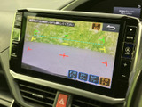 安全な駐車をサポートするバックモニター。狭い場所でも後方確認がしやすく、スムーズな駐車操作を可能にします。運転に自信が持てます。