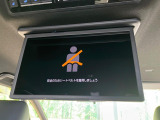 【フリップダウンモニター】大画面モニターで後席でもエンタメをお楽しみいただけます。小さなお子様にも大人気の装備です♪