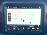 ●JEEP純正ナビ:一体感のあるナビは、高級感ある車内を演出してくれます。Apple Car Play:スマホとの有線接続で、ナビ・オーディオ再生などスマホのアプリ機能が画面でも使える便利機能です!