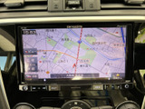 地図上に現在地や周辺道路が表示され、行き先までの道順を確認しやすい画面です。地図の情報を見ながら目的地を探せるため、慣れない場所への移動にも役立ちます。