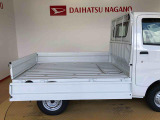 荷台アオリは3方向開き!フラットな荷台で効率よく荷物を積み降ろし出来ます!